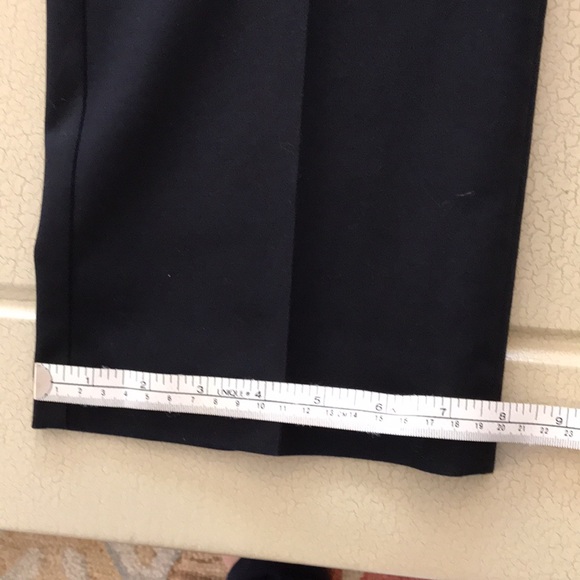 HAGGAR Men’s Iron Free Premium Khaki. Size 36/30. - Picture 4 of 4